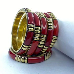 Conjunto de Brazaletes de Resina Naranja y Latón, Hechos a Mano, Ligeros, Atrevidos, Elegantes, Color Personalizable, Joyería de Moda para Mujer, Estilo Boho Contemporáneo - Product Image 1