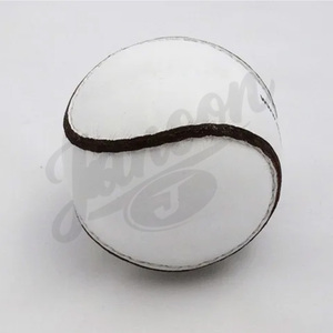 Ballon de hurling Sliotar personnalisé OEM – Équipement sportif gaélique en cuir PU fabriqué à la main, haute performance pour les matchs - Product Image 6