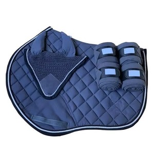 Ensemble de tapis de selle pour cheval de qualité supérieure, assorti aux tapis de selle en fourrure, brosses et protège-ventres, kit d'entretien pour chevaux, toutes tailles - Product Image 1