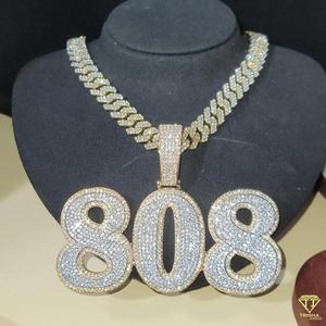 จี้เพชรโมอิสซาไนต์พรีเมียม "808" พร้อมสร้อยคิวบันทองคำแบบฝังเพชรเต็มเส้น เครื่องประดับฮิปฮอป ขายส่ง - Product Image 2