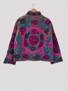 Veste bomber vintage en velours Suzani à fleurs, réversible, brodée à la main, style bohème, courte, rembourrée en coton, pour l'automne et l'hiver - Product Image 2