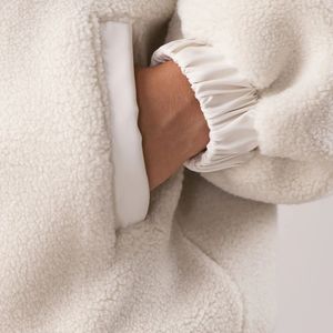Veste Sherpa neutre pour femme, entièrement zippée, à capuche, en polaire douce et moelleuse, manteau d'hiver confortable, décontracté et tendance, pour superposer - Product Image 5