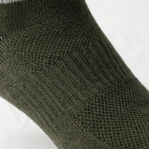 Chaussettes de football professionnelles durables, prédécoupées, respirantes, à trous, hautes jusqu'au genou, avec compression du mollet, couleur personnalisable - Product Image 5