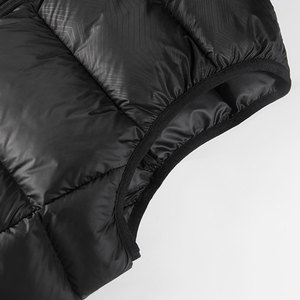 Chaleco Acolchado con Capucha para Hombre, Color Negro, Cierre de Cremallera, Relleno de Plumón, Cortavientos, Informal, para Invierno, Largo Regular, Color Sólido - Product Image 4
