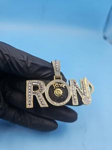 Colgante Rivz Iced Out de Plata 925 con Baño de Oro de 18K y Moissanita, Letra RON, Estilo Hip Hop, Joyería Unisex - Product Image 4