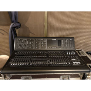 Console numérique Midas M32 LIVE 40 canaux, pack avec carte d'extension haute performance 32 canaux - Product Image 4