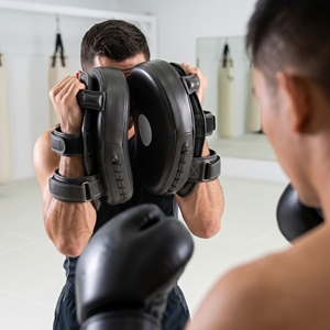 Cibles de frappe Dumela en cuir de vachette, équipement d'entraînement durable pour la pratique de la boxe - Product Image 3