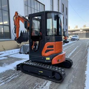 Durable Pre-Owned 3000kg Crawler Excavator with High Torque Diesel Engine and Front Dozer Blade for Earthmoving - Product Image 1