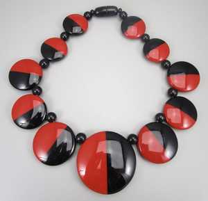 Women's Fashion Red Black Natural Pearl Heart Beaded Resin <b>Statement</b> <b>Necklace</b> for Party - Product Image 1