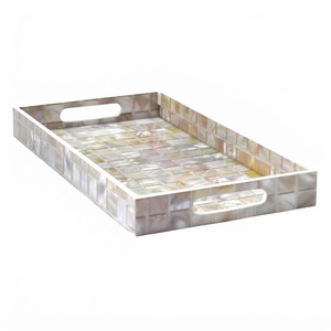 Plateau de service carré en rotin artisanal avec incrustation de nacre de luxe, panier de rangement en mosaïque de osier écologique - Product Image 6