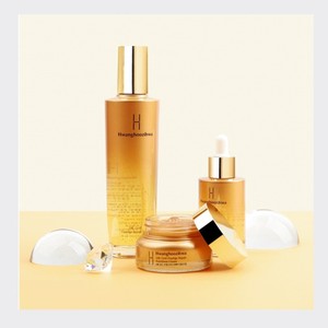 ชุดผลิตภัณฑ์ดูแลผิวหน้าสไตล์เกาหลี K-Beauty Hwanghoozihwa 24K Gold Prestige Repair ชุดดูแลผิวพื้นฐาน 3 ชิ้น - Product Image 2