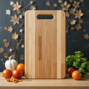 Planches à découper en bois artisanal de qualité supérieure, avec une construction en bois naturel épais, parfaites pour couper les légumes - Product Image 6