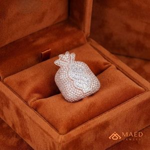 Anillo de boda para hombre con microincrustaciones de moissanita en tono oro rosa, diseño de bolsa de dinero, estilo hip hop, para uso de moda. - Product Image 5
