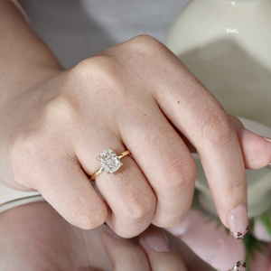 Anillo de compromiso y aniversario de oro amarillo de 14K con diamante solitario talla cojín cultivado en laboratorio, regalo para ella, anillo para uso diario - Product Image 3