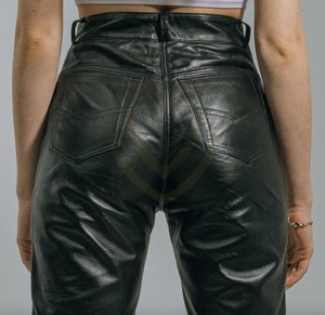 Pantalones de Cuero Casuales para Mujer en Venta al por Mayor, Pantalones de Cuero de Alta Calidad y Estilo Moderno para Mujer - Product Image 4