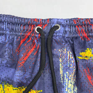 Shorts de basket-ball unisexes personnalisés en maille 100% polyester entièrement sublimés, shorts en maille double couche avec poches - Product Image 3