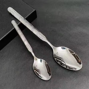 Juego de cubiertos clásico y único de acero inoxidable con asas fabulosas, ideal para usar en escuelas, oficinas y cafeterías. - Product Image 5