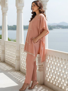 Ensemble Kurti et pantalon mi-long en soie pêche à séchage rapide pour femme, avec broderie, coupe classique, tenue décontractée, style été Inde Pakistan - Product Image 2