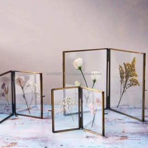 Cadre photo en métal artistique pour la décoration intérieure créative, mettant en valeur une finition texturée à la main, solutions d'affichage d'œuvres d'art inspirantes - Product Image 1