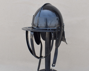 Casque de cavalerie en acier doux de calibre 18, armure médiévale pour reconstitution historique et décoration - Product Image 1