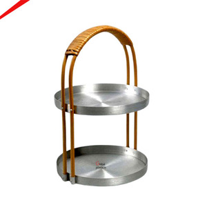 Support à gâteau vintage en métal doré à 2 niveaux, plateau de service décoratif pour la décoration intérieure, les fêtes et support à fruits moderne - Product Image 4