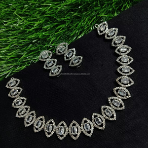 Ensemble de bijoux de mariée en diamant américain classique Collier et boucles d'oreilles en deux pièces pour mariage Style classique à la mode - Product Image 1