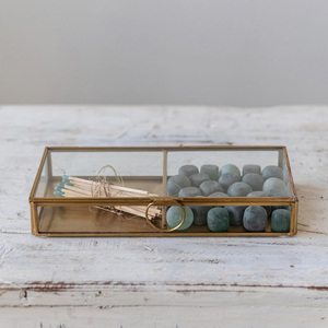 Boîte de présentation en laiton et verre avec bords festonnés, finition antique, boîte à bijoux rectangulaire en verre avec cadre plaqué or, boîtes en verre - Product Image 5