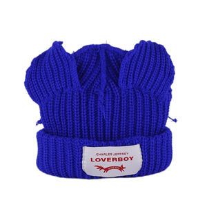 Bonnet en tricot personnalisé pour femme, chaud, respirant, imperméable, avec patch logo en laine douce à 100 %, pour un usage quotidien - Product Image 2