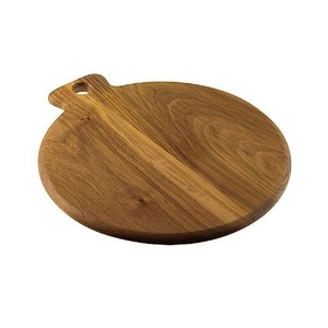 Planche à découper fonctionnelle en bois pour la préparation culinaire, la manipulation des ingrédients, la découpe, le tranchage, la découpe en dés, la découpe en forme, la cuisson et le service en cuisine - Product Image 1