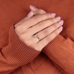 Anillo de compromiso solitario con diamante cultivado en laboratorio de corte rosa en forma de cometa, engaste de bisel, oro de 10K, 14K, 18K, joyería personalizada, anillos para uso diario - Product Image 5