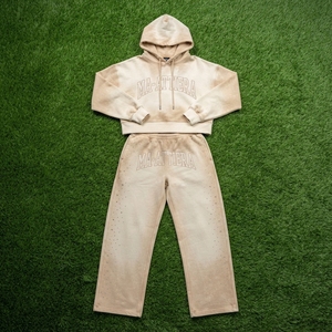Conjunto de Sudadera Corta Beige con Lavado Ácido y Pantalones Jogger de Pierna Ancha para Mujer, de Algodón y Felpa con Pedrería, Venta al por Mayor OEM - Product Image 6