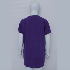 Elegante vestido camisero morado con cuello en V clásico y mangas cortas. Tela suave y transpirable. Camiseta cómoda de corte relajado. - Product Image 3