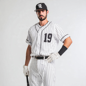 ชุดยูนิฟอร์มเบสบอลลายเส้นแบบกำหนดเอง ผ้าโพลีเอสเตอร์ 100% เสื้อซอฟต์บอลคุณภาพสูง ชุดยูนิฟอร์มเบสบอลลายเส้น - Product Image 1