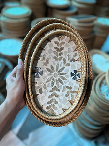 Bandeja de Ratán con Incrustaciones de Madreperla, Bandeja Decorativa Hecha a Mano para Interiores de Hogar de Lujo y Decoración de Mesa - Product Image 3