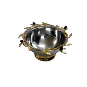 Nouvel arrivage Bol de service à salade en acier inoxydable et laiton pour la décoration de table - Product Image 1