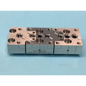 LAM 220-32213-000 GAS LINE BLOCK ASSY,220-32209-000 - อุปกรณ์และอะไหล่เซมิคอนดักเตอร์ระดับโลกที่เชื่อถือได้ - Product Image 1