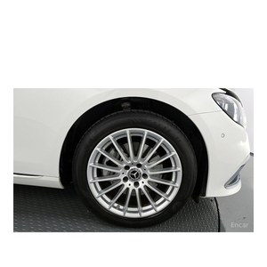 Mercedes-Benz E250 Classe E Exclusive 2023 avec 16 332 km, conduite à gauche, boîte automatique, sièges en cuir, caméra de recul - Product Image 5