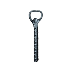Ouvre-bouteille en fer forgé à la main avec finition noire mate en poudre pour la décoration de bar, pour la décoration de fêtes et d'événements, pour offrir en cadeau - Product Image 3