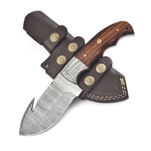 Cuchillo de caza y desollado de hoja fija de acero de Damasco con gancho para tripas, mango de madera, espiga completa, personalizado OEM/ODM, con funda de cuero - Product Image 1