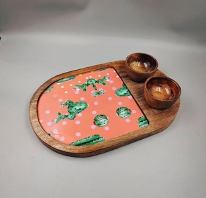 Bandeja de Servir de Madera Rústica Estilo Vintage con Juego de Mini Tazones, Personalizada para Comida, Postre y Frutos Secos - Product Image 1