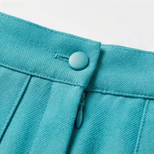 Minifalda plisada para mujer, color sólido, satén, cintura regular, para todas las estaciones - Product Image 4