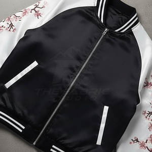 Chaqueta Sukajan Ligera y Elegante para Hombre con Bordado Detallado y Tela Satinada Suave, Atuendo Urbano Cómodo - Product Image 4