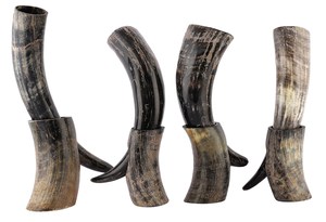 Auténtica Copa de Cuerno Vikinga Medieval Hecha a Mano, Jarra de Cerveza Ecológica de Cuerno de Búfalo Natural de 300-1000 ml con Pajita de Metal - Product Image 2