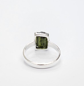 Anillo de Cristal de Turmalina Verde Natural en Plata de Ley 925, Anillo de Diseño Moderno Hecho a Mano Antideslustre para Bodas y Fiestas - Product Image 6