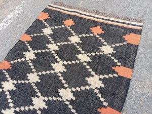 Tapis géométrique Kilim fait main tufté rectangulaire en laine tissée plate avec envers en latex réversible pour salon, écologique, à poils moyens - Product Image 2