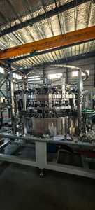 Machine industrielle automatique de rinçage, de remplissage et de sertissage de boîtes de conserve pour l'emballage et le conditionnement de boissons et d'aliments - Product Image 6