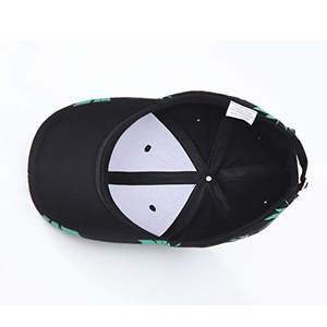 Gorra de malla con visera curva de ajuste relajado que proporciona flujo de aire, comodidad, un aspecto estructurado y fácil ajuste para uso casual, en venta. - Product Image 3