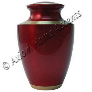 Urna de latón Premium con grabados personalizados y un acabado brillante para un tributo duradero de Axiom Home Accents - Product Image 5