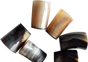 Vaso de cuerno de búfalo para vodka y whisky, ideal para bares y fiestas, de color negro natural. - Product Image 4