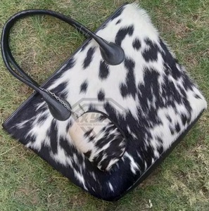Bolso Tote Multifuncional Personalizado OXYTAG SPORTS para Mujer, Color Negro y Blanco, con Asa Superior y Correa para el Hombro, para las Cuatro Estaciones - Product Image 6